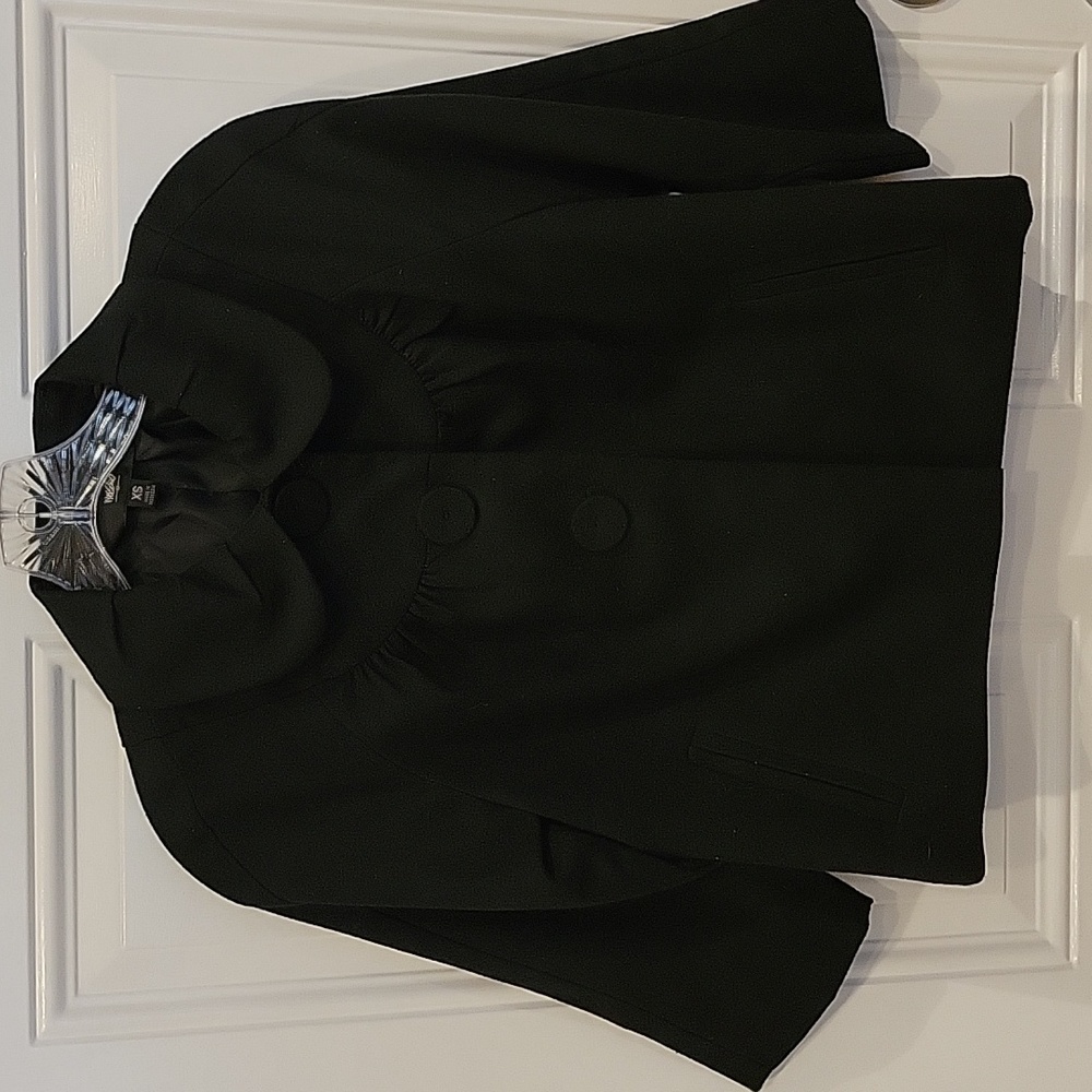 Ladies Small Coat (I Cannot Make Out The Brand) - image 3